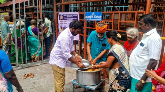 Annadan in Tiruvannamalai