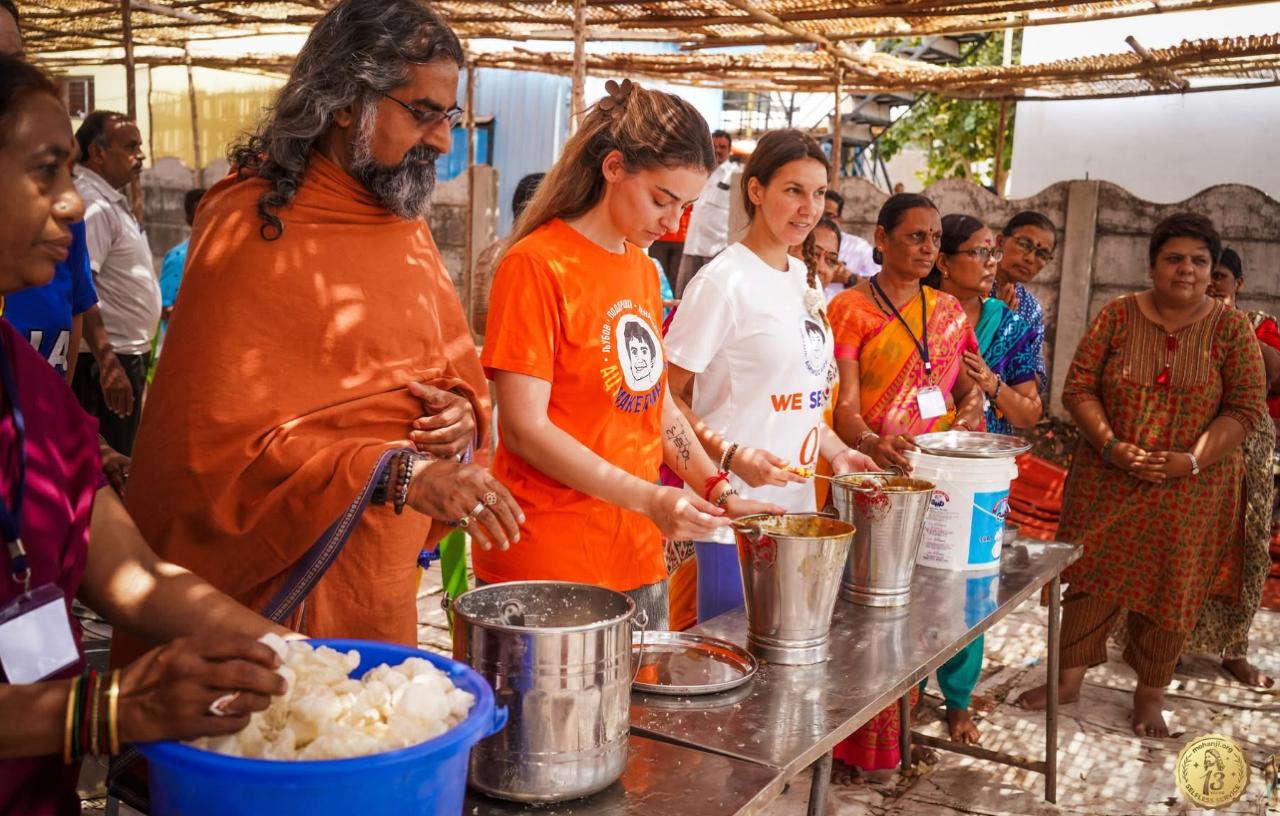 Serving food to the devotees