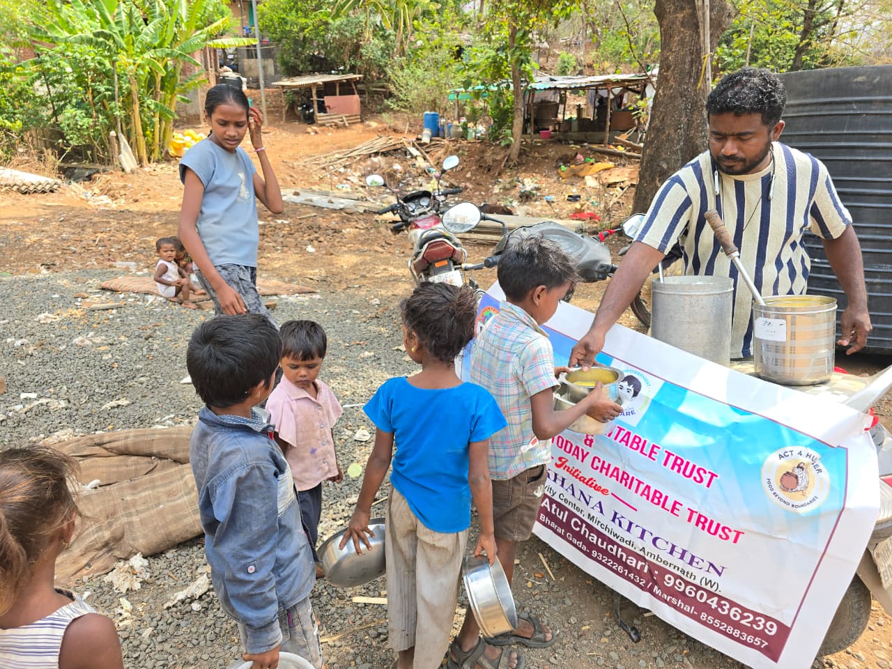 Annadan in Badlapur, Maharashtra